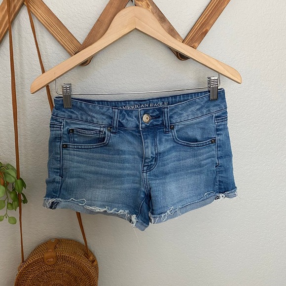 American Eagle Shortie Shorts Size 4 - Picture 3 of 7